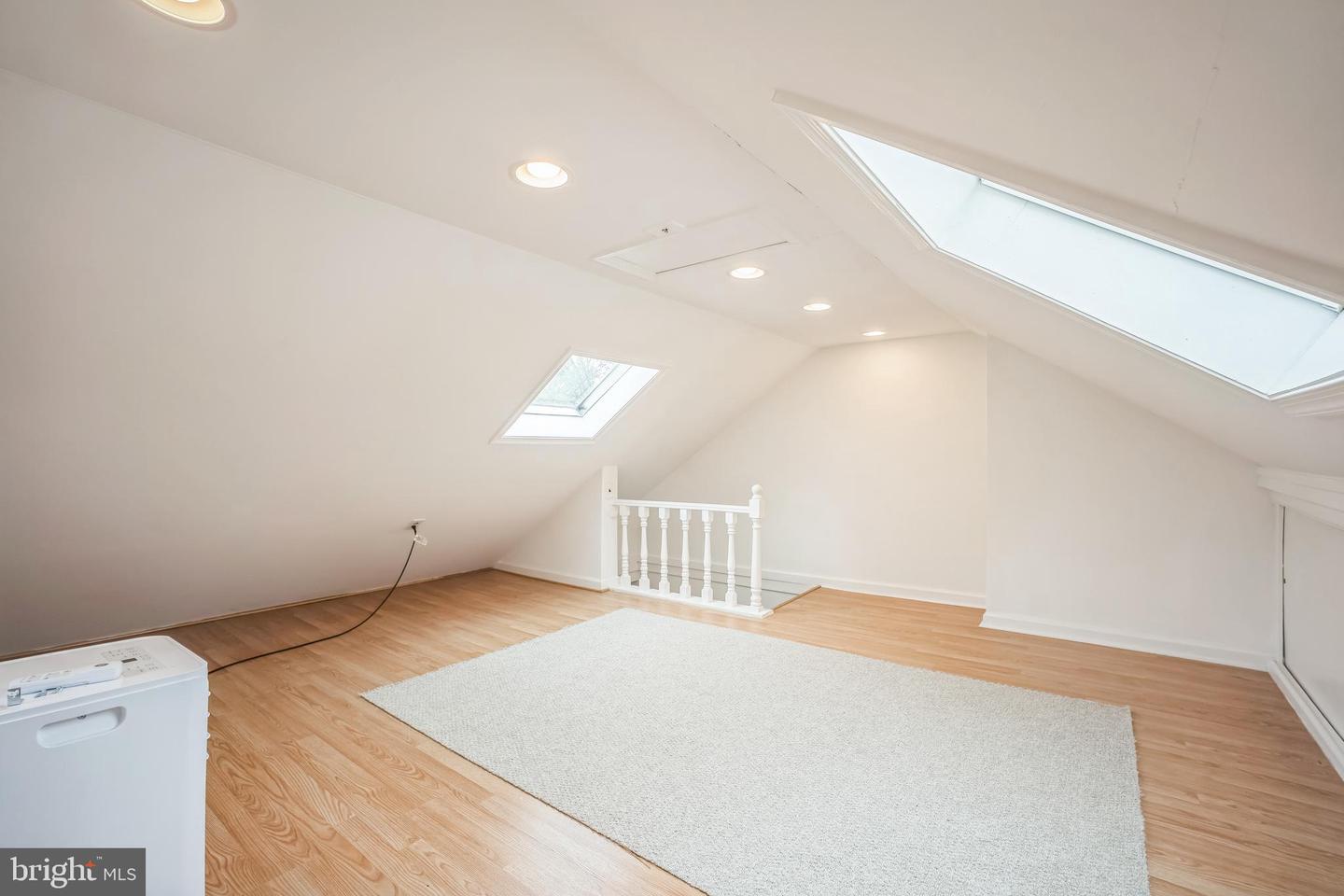304 S VEITCH ST, ARLINGTON, Virginia 22204, 2 Bedrooms Bedrooms, ,2 BathroomsBathrooms,Residential,For sale,304 S VEITCH ST,VAAR2059578 MLS # VAAR2059578