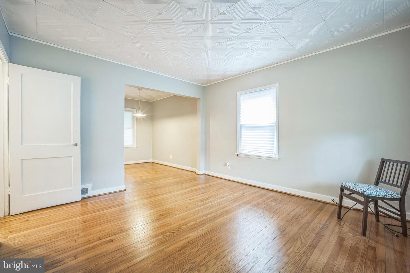 304 S VEITCH ST, ARLINGTON, Virginia 22204, 2 Bedrooms Bedrooms, ,2 BathroomsBathrooms,Residential,For sale,304 S VEITCH ST,VAAR2059578 MLS # VAAR2059578