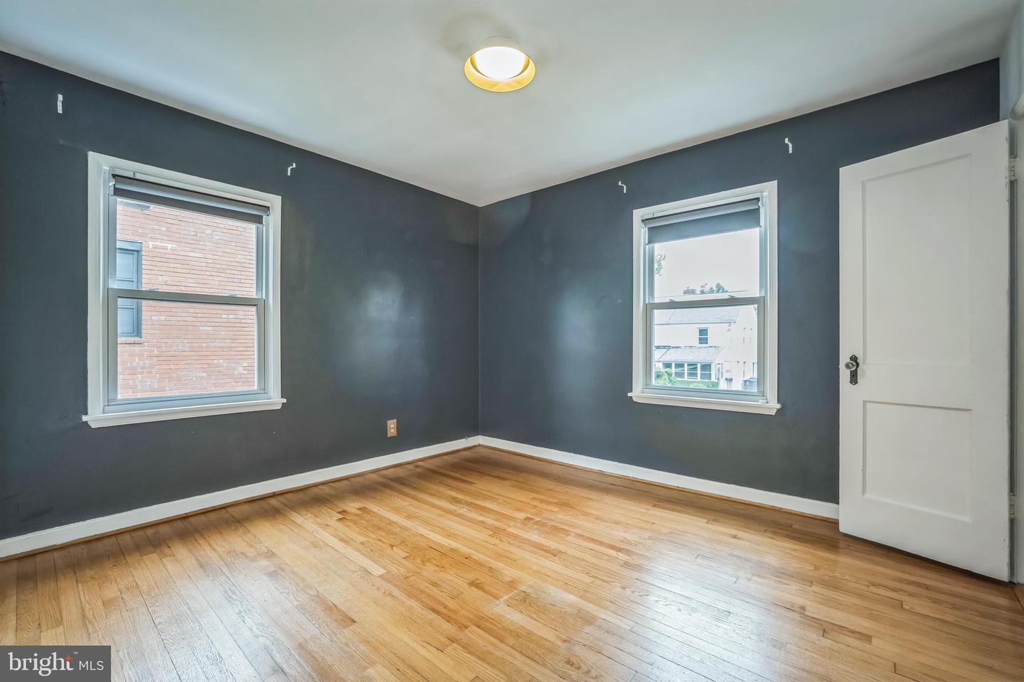 304 S VEITCH ST, ARLINGTON, Virginia 22204, 2 Bedrooms Bedrooms, ,2 BathroomsBathrooms,Residential,For sale,304 S VEITCH ST,VAAR2059578 MLS # VAAR2059578