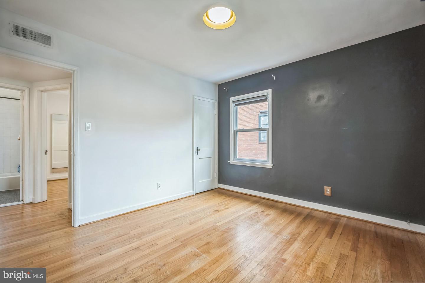 304 S VEITCH ST, ARLINGTON, Virginia 22204, 2 Bedrooms Bedrooms, ,2 BathroomsBathrooms,Residential,For sale,304 S VEITCH ST,VAAR2059578 MLS # VAAR2059578