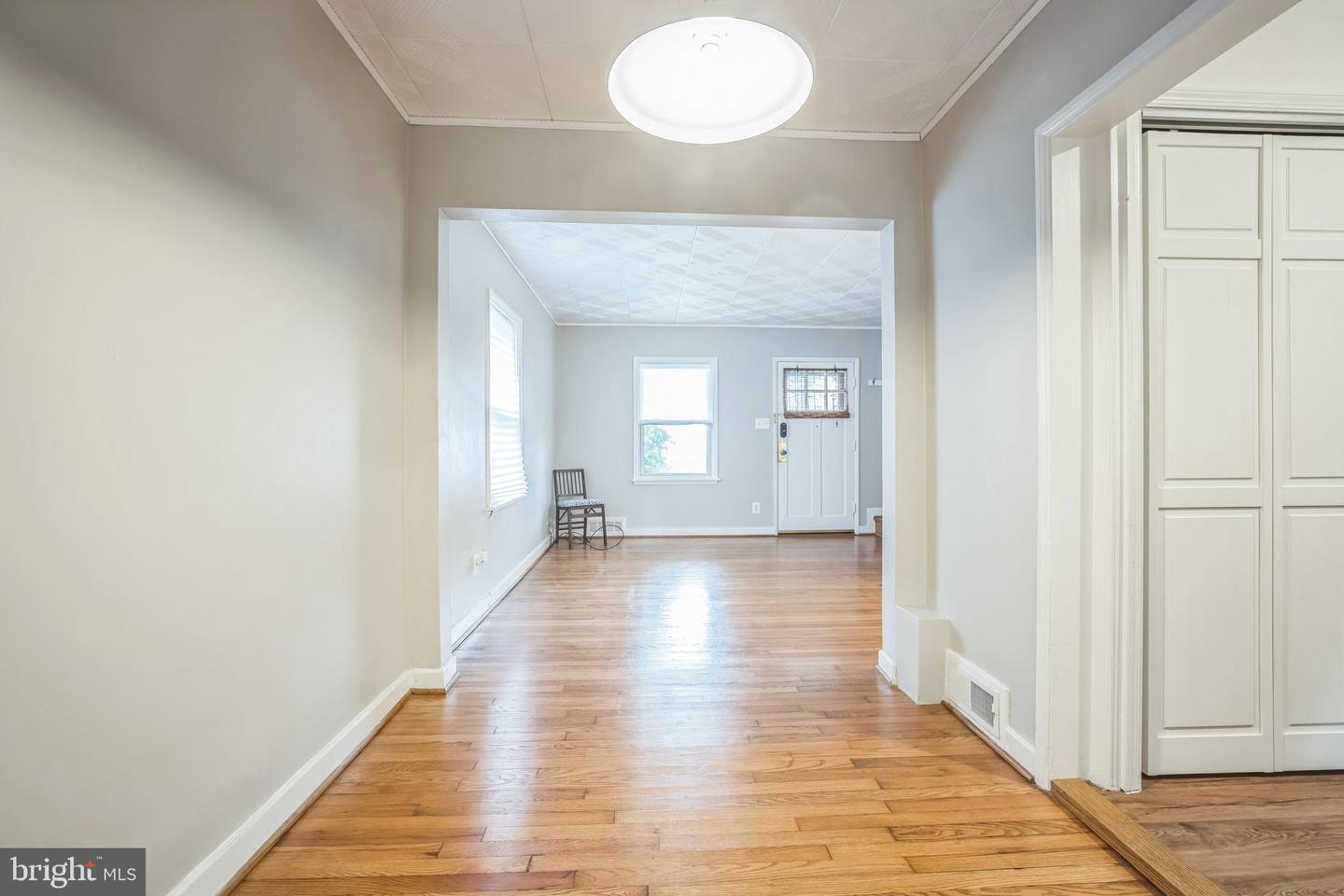 304 S VEITCH ST, ARLINGTON, Virginia 22204, 2 Bedrooms Bedrooms, ,2 BathroomsBathrooms,Residential,For sale,304 S VEITCH ST,VAAR2059578 MLS # VAAR2059578