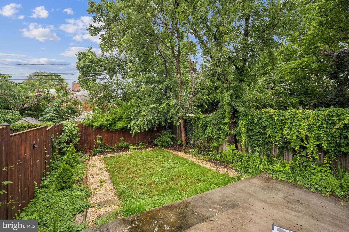 304 S VEITCH ST, ARLINGTON, Virginia 22204, 2 Bedrooms Bedrooms, ,2 BathroomsBathrooms,Residential,For sale,304 S VEITCH ST,VAAR2059578 MLS # VAAR2059578