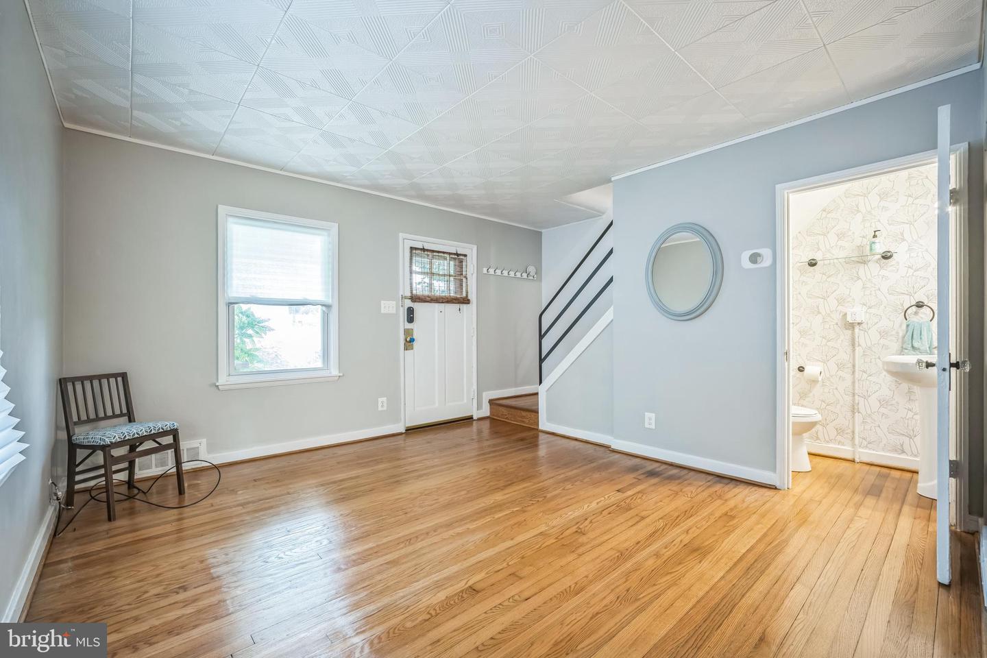 304 S VEITCH ST, ARLINGTON, Virginia 22204, 2 Bedrooms Bedrooms, ,2 BathroomsBathrooms,Residential,For sale,304 S VEITCH ST,VAAR2059578 MLS # VAAR2059578