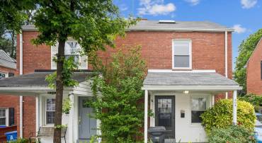 304 S VEITCH ST, ARLINGTON, Virginia 22204, 2 Bedrooms Bedrooms, ,2 BathroomsBathrooms,Residential,For sale,304 S VEITCH ST,VAAR2059578 MLS # VAAR2059578