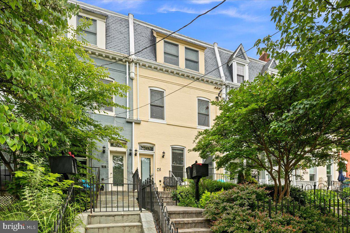 4215 8TH ST NW #1, WASHINGTON, District Of Columbia 20011, 2 Bedrooms Bedrooms, 2 Rooms Rooms,2 BathroomsBathrooms,Residential,For sale,4215 8TH ST NW #1,DCDC2206784 MLS # DCDC2206784