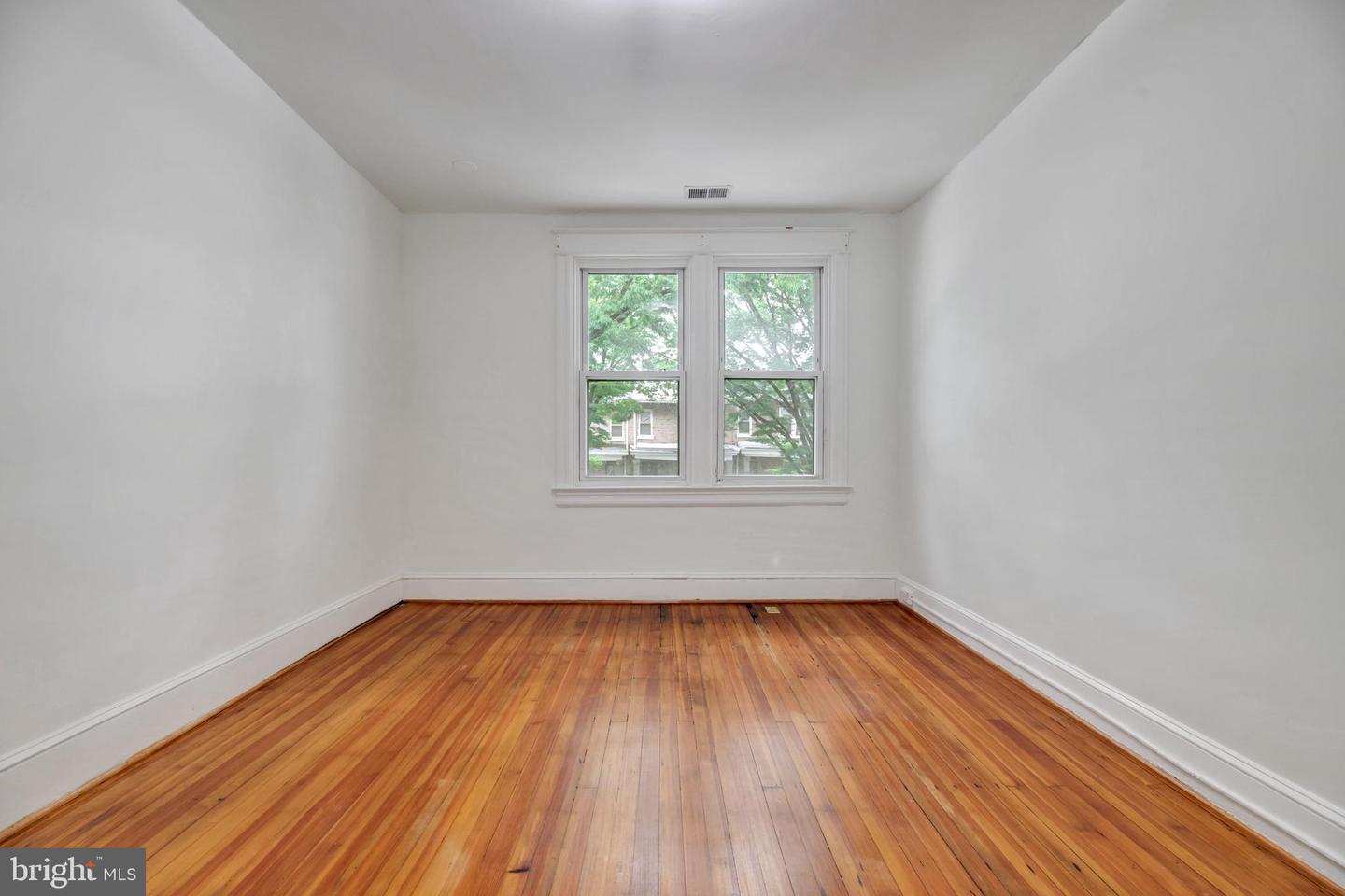 1403 ORREN ST NE, WASHINGTON, District Of Columbia 20002, 3 Bedrooms Bedrooms, ,2 BathroomsBathrooms,Residential,For sale,1403 ORREN ST NE,DCDC2206788 MLS # DCDC2206788