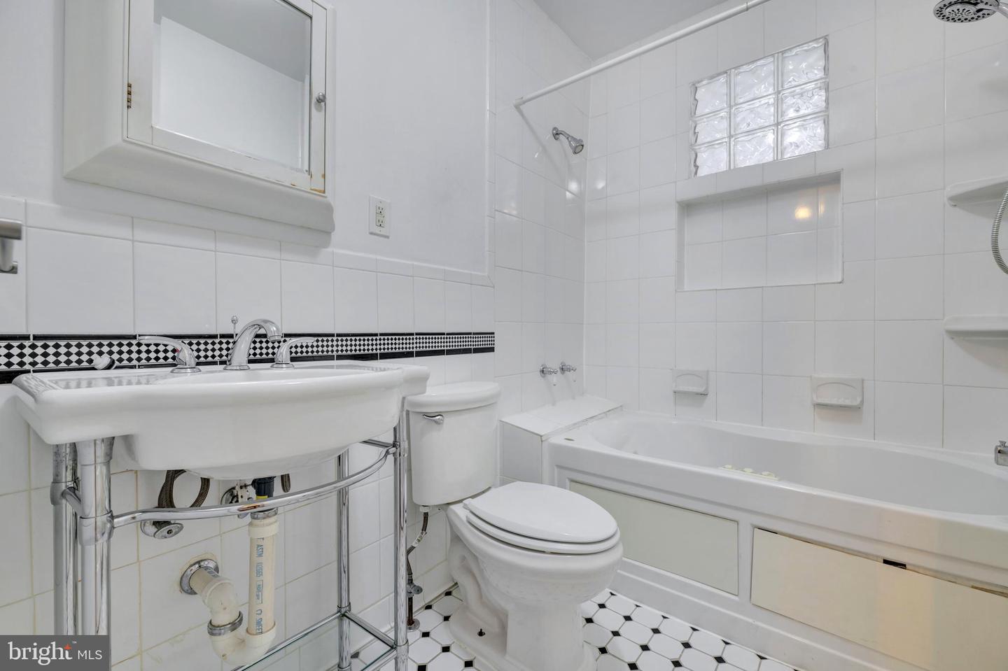 1403 ORREN ST NE, WASHINGTON, District Of Columbia 20002, 3 Bedrooms Bedrooms, ,2 BathroomsBathrooms,Residential,For sale,1403 ORREN ST NE,DCDC2206788 MLS # DCDC2206788