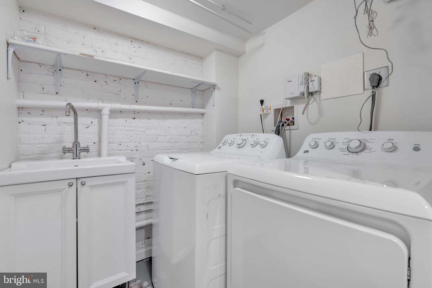1403 ORREN ST NE, WASHINGTON, District Of Columbia 20002, 3 Bedrooms Bedrooms, ,2 BathroomsBathrooms,Residential,For sale,1403 ORREN ST NE,DCDC2206788 MLS # DCDC2206788