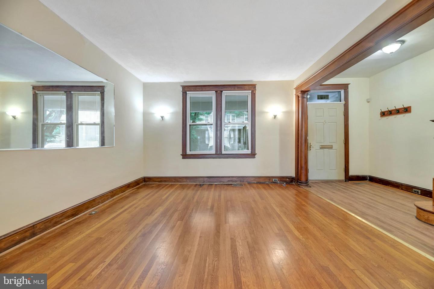 1403 ORREN ST NE, WASHINGTON, District Of Columbia 20002, 3 Bedrooms Bedrooms, ,2 BathroomsBathrooms,Residential,For sale,1403 ORREN ST NE,DCDC2206788 MLS # DCDC2206788