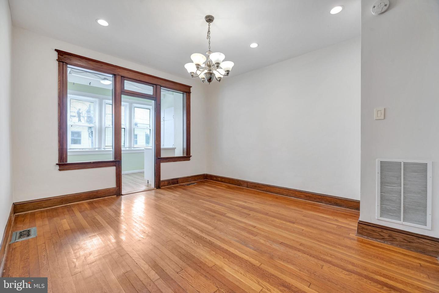 1403 ORREN ST NE, WASHINGTON, District Of Columbia 20002, 3 Bedrooms Bedrooms, ,2 BathroomsBathrooms,Residential,For sale,1403 ORREN ST NE,DCDC2206788 MLS # DCDC2206788