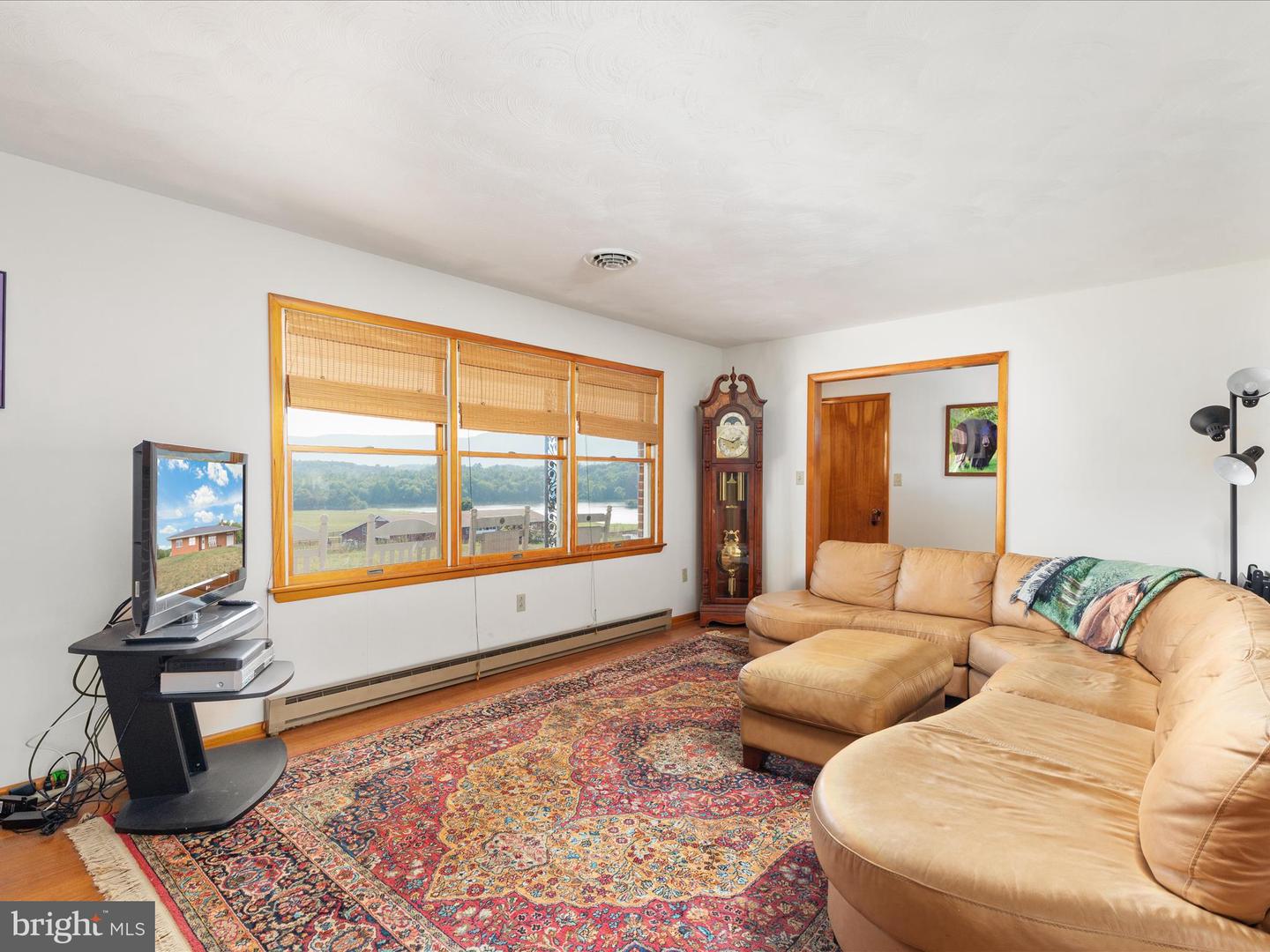 1572 SEVEN FOUNTAINS RD, FORT VALLEY, Virginia 22652, 3 Bedrooms Bedrooms, 5 Rooms Rooms,3 BathroomsBathrooms,Residential,For sale,1572 SEVEN FOUNTAINS RD,VASH2011760 MLS # VASH2011760
