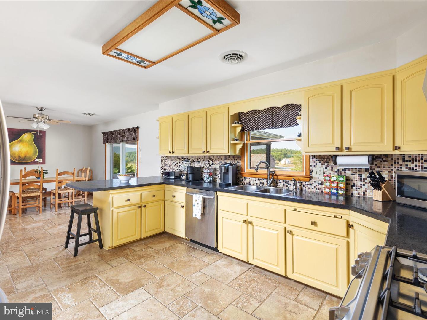 1572 SEVEN FOUNTAINS RD, FORT VALLEY, Virginia 22652, 3 Bedrooms Bedrooms, 5 Rooms Rooms,3 BathroomsBathrooms,Residential,For sale,1572 SEVEN FOUNTAINS RD,VASH2011760 MLS # VASH2011760