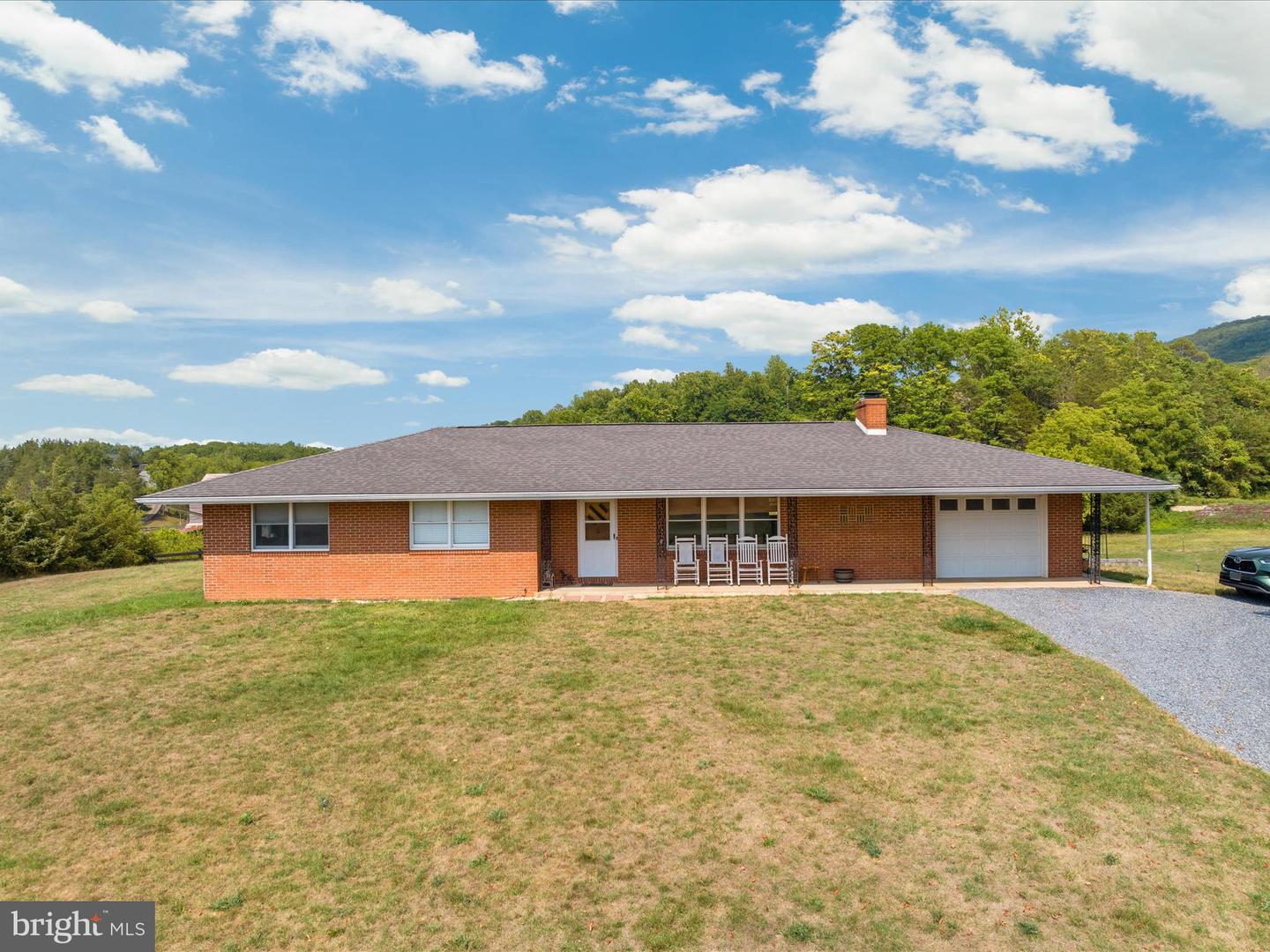 1572 SEVEN FOUNTAINS RD, FORT VALLEY, Virginia 22652, 3 Bedrooms Bedrooms, 5 Rooms Rooms,3 BathroomsBathrooms,Residential,For sale,1572 SEVEN FOUNTAINS RD,VASH2011760 MLS # VASH2011760