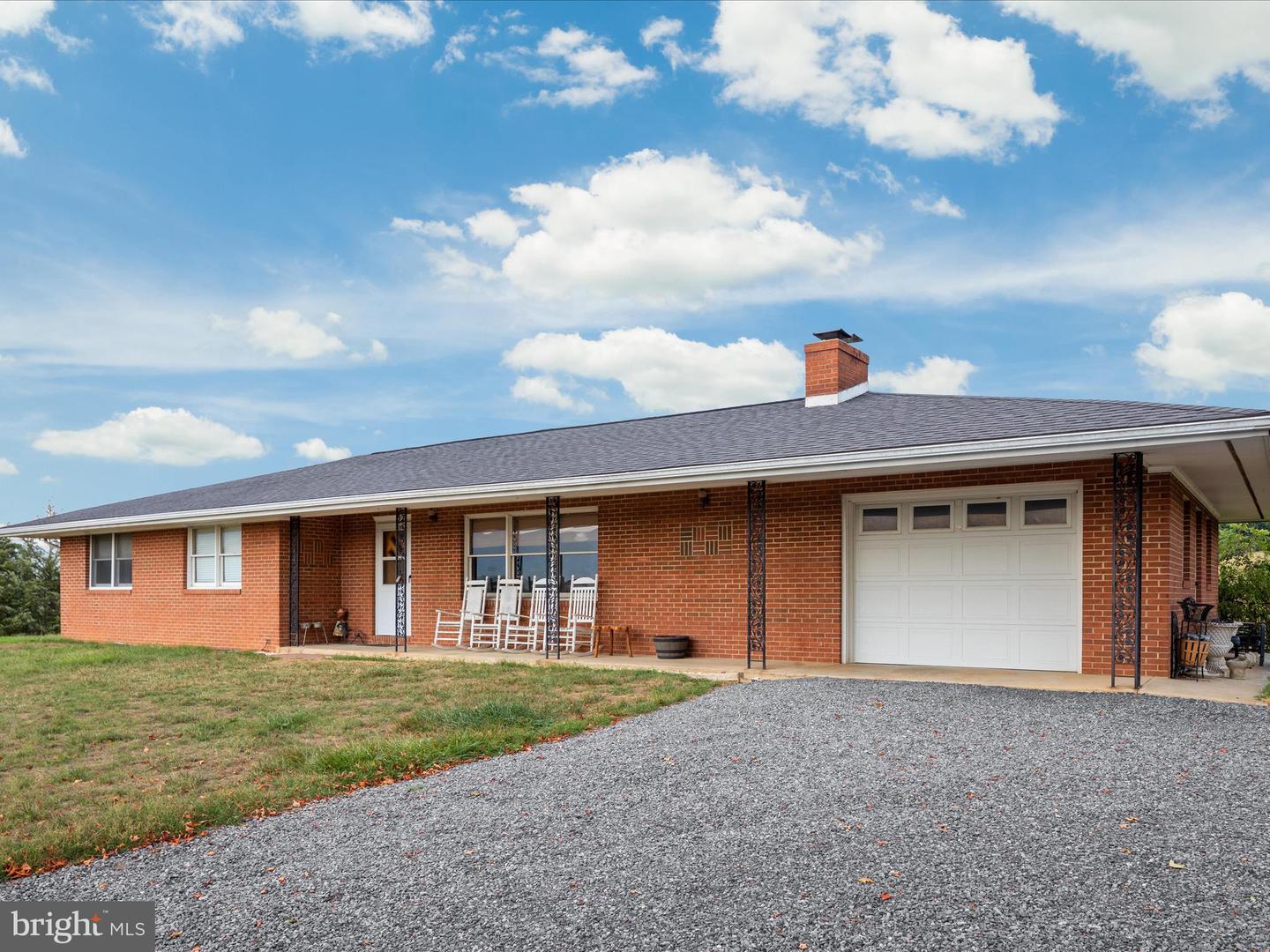1572 SEVEN FOUNTAINS RD, FORT VALLEY, Virginia 22652, 3 Bedrooms Bedrooms, 5 Rooms Rooms,3 BathroomsBathrooms,Residential,For sale,1572 SEVEN FOUNTAINS RD,VASH2011760 MLS # VASH2011760
