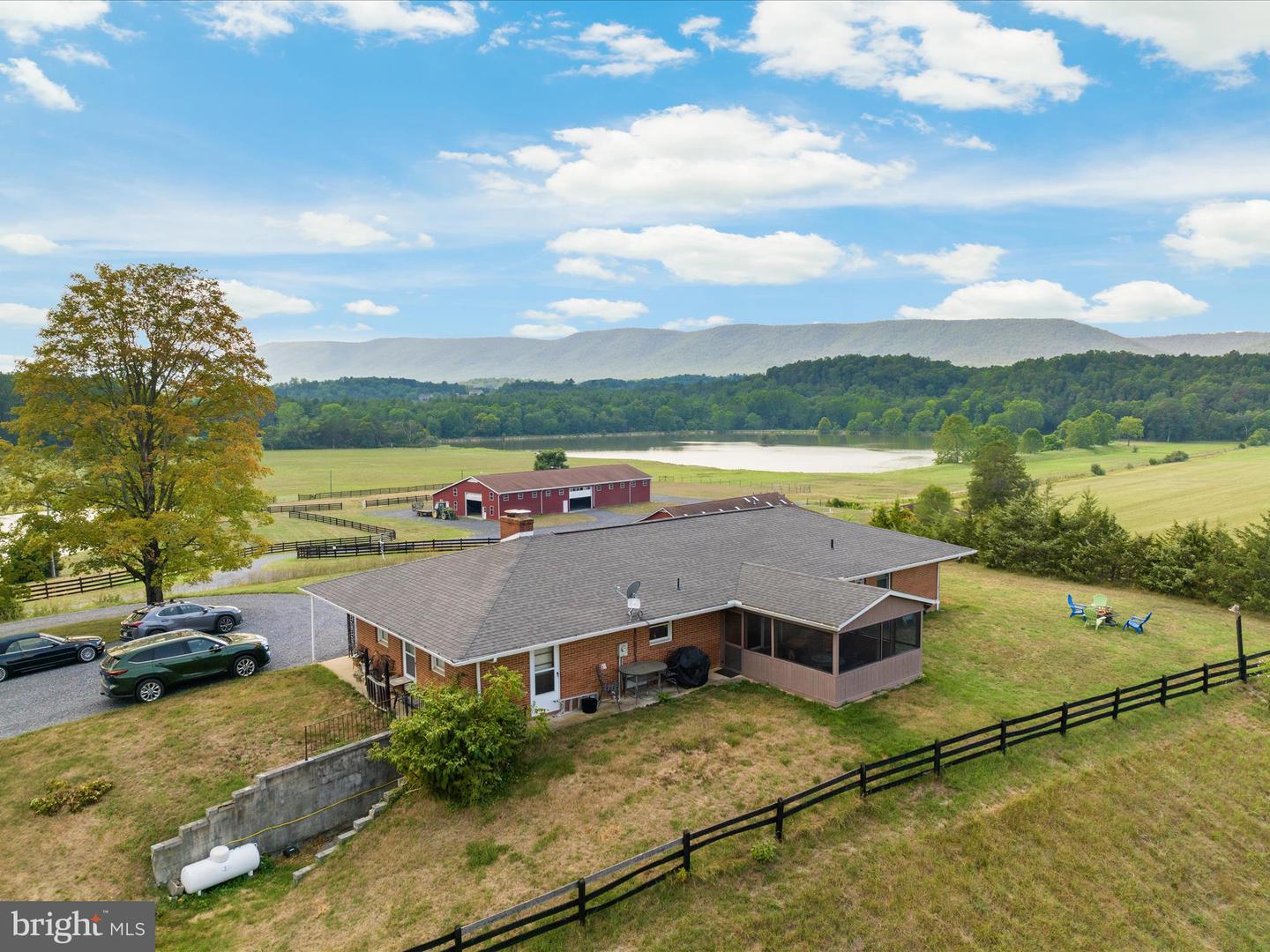 1572 SEVEN FOUNTAINS RD, FORT VALLEY, Virginia 22652, 3 Bedrooms Bedrooms, 5 Rooms Rooms,3 BathroomsBathrooms,Residential,For sale,1572 SEVEN FOUNTAINS RD,VASH2011760 MLS # VASH2011760