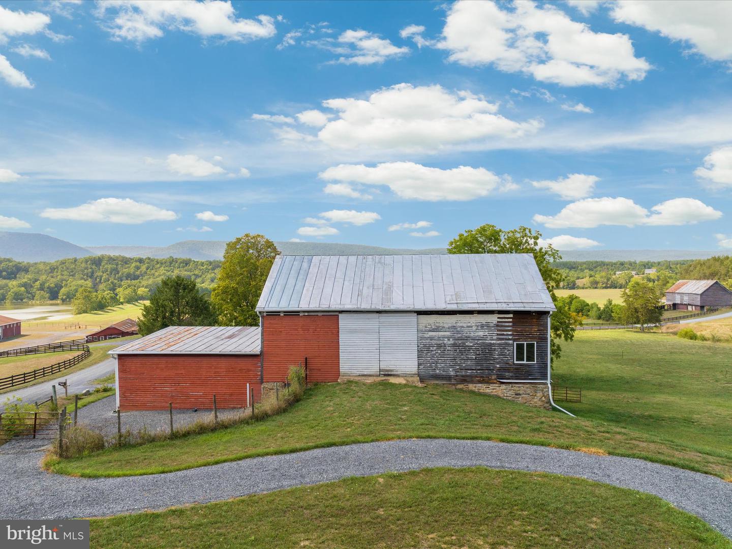 1572 SEVEN FOUNTAINS RD, FORT VALLEY, Virginia 22652, 3 Bedrooms Bedrooms, 5 Rooms Rooms,3 BathroomsBathrooms,Residential,For sale,1572 SEVEN FOUNTAINS RD,VASH2011760 MLS # VASH2011760
