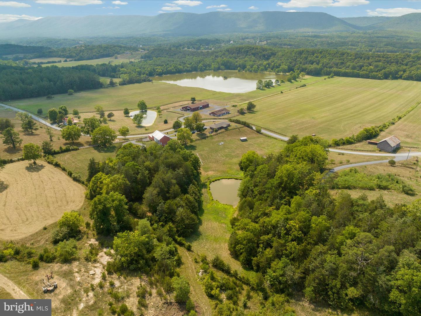 1572 SEVEN FOUNTAINS RD, FORT VALLEY, Virginia 22652, 3 Bedrooms Bedrooms, 5 Rooms Rooms,3 BathroomsBathrooms,Residential,For sale,1572 SEVEN FOUNTAINS RD,VASH2011760 MLS # VASH2011760