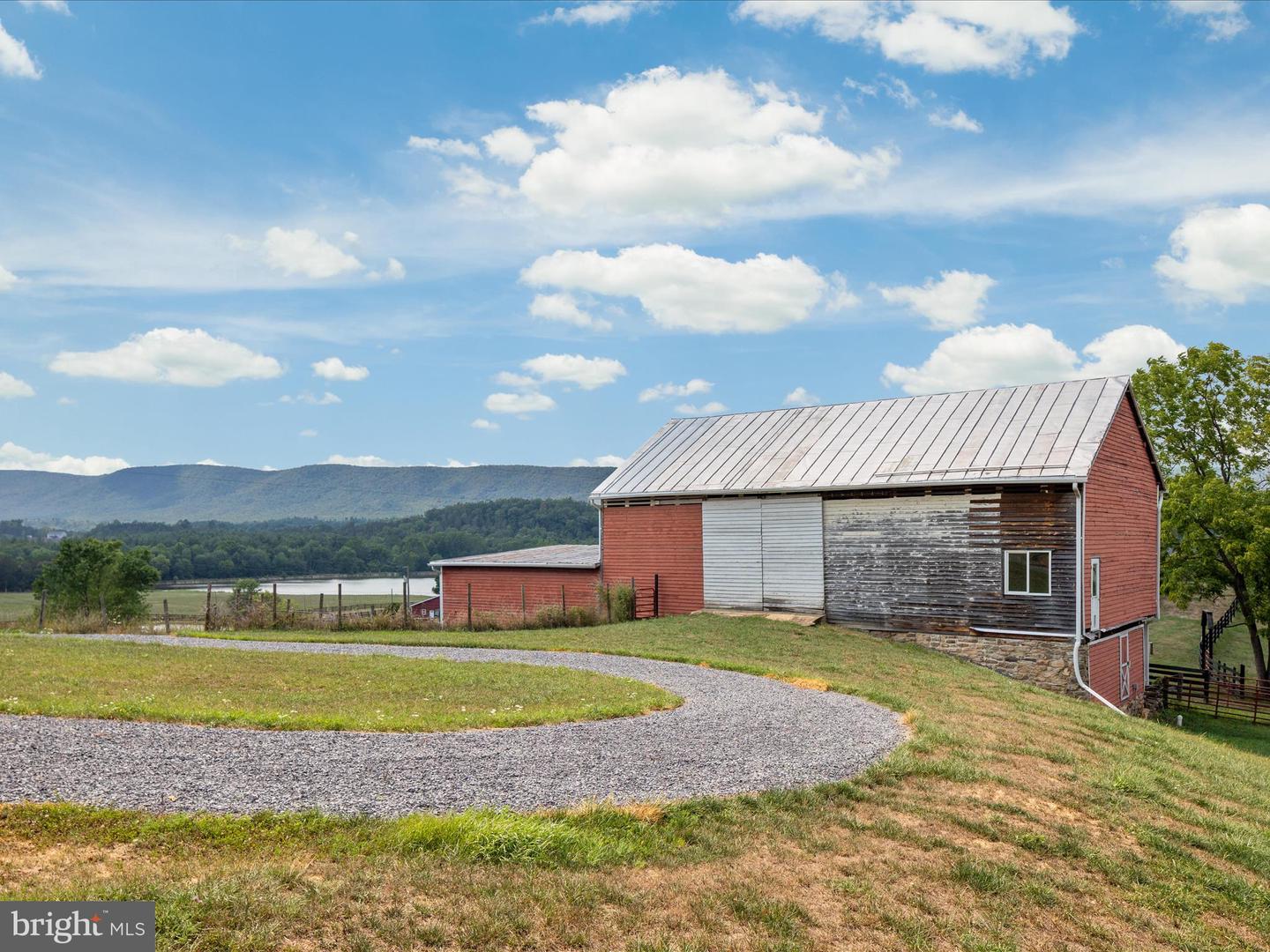 1572 SEVEN FOUNTAINS RD, FORT VALLEY, Virginia 22652, 3 Bedrooms Bedrooms, 5 Rooms Rooms,3 BathroomsBathrooms,Residential,For sale,1572 SEVEN FOUNTAINS RD,VASH2011760 MLS # VASH2011760