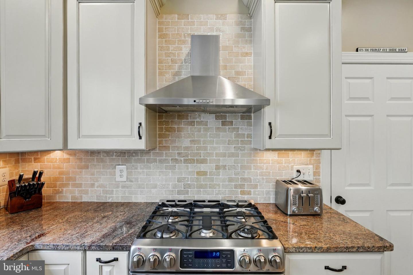 19254 MABEL CT, CULPEPER, Virginia 22701, 4 Bedrooms Bedrooms, ,4 BathroomsBathrooms,Residential,For sale,19254 MABEL CT,VACU2010856 MLS # VACU2010856