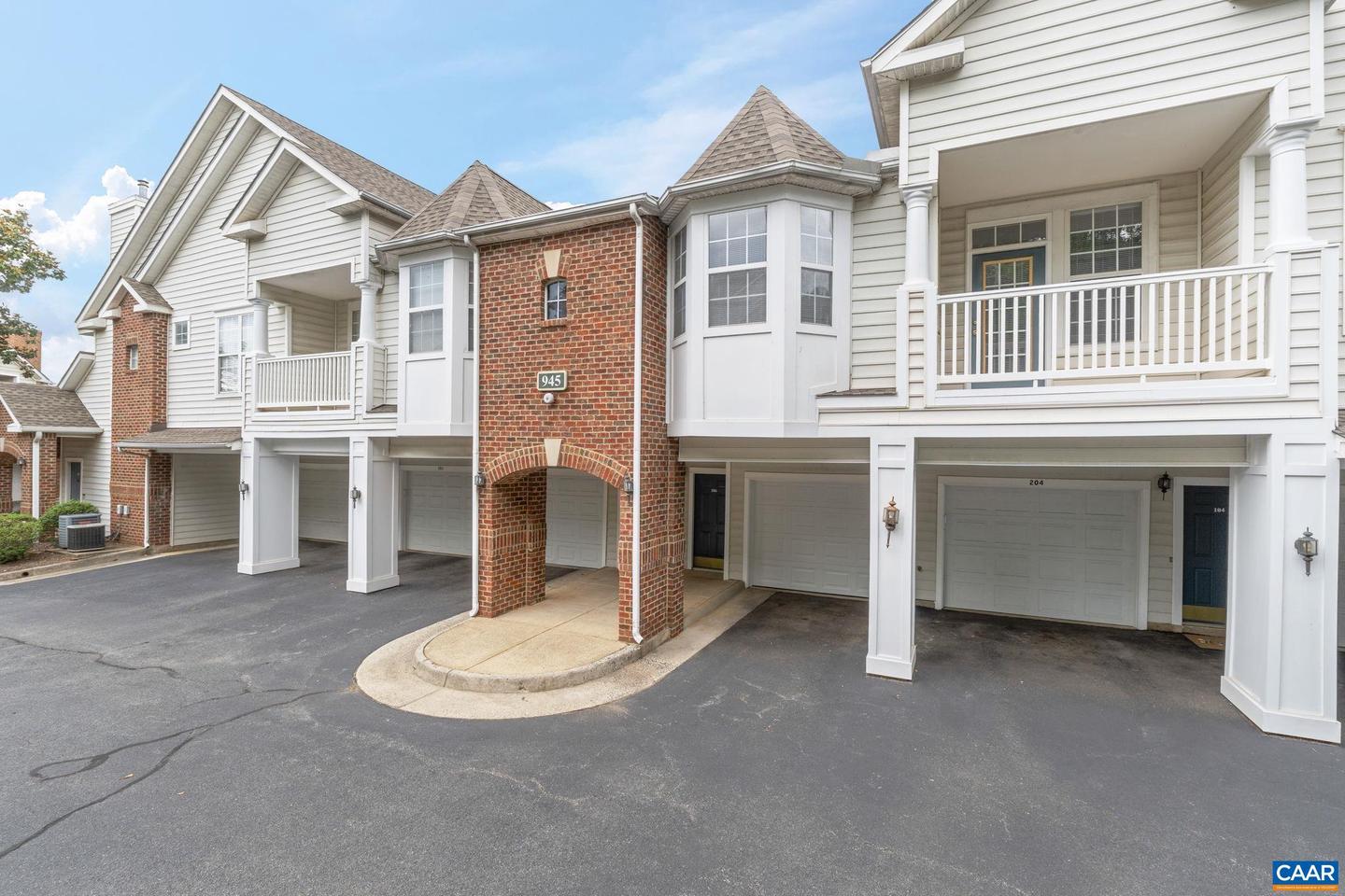 945 DORCHESTER PL #306, CHARLOTTESVILLE, Virginia 22911, 1 Bedroom Bedrooms, ,1 BathroomBathrooms,Residential,For sale,945 DORCHESTER PL #306,665944 MLS # 665944