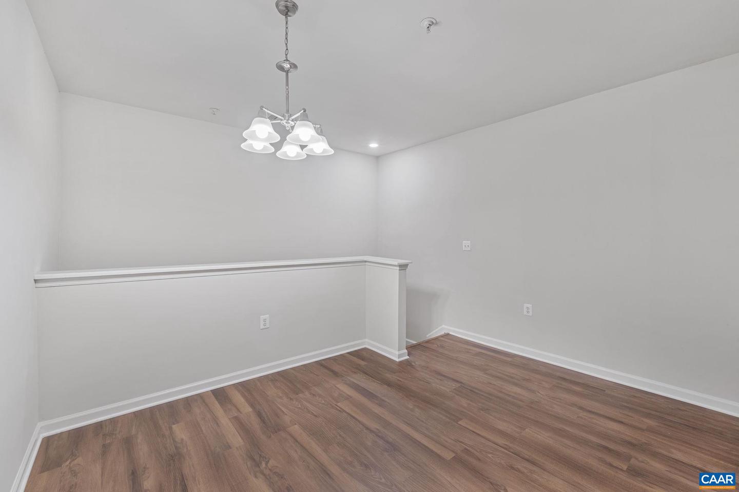 945 DORCHESTER PL #306, CHARLOTTESVILLE, Virginia 22911, 1 Bedroom Bedrooms, ,1 BathroomBathrooms,Residential,For sale,945 DORCHESTER PL #306,665944 MLS # 665944