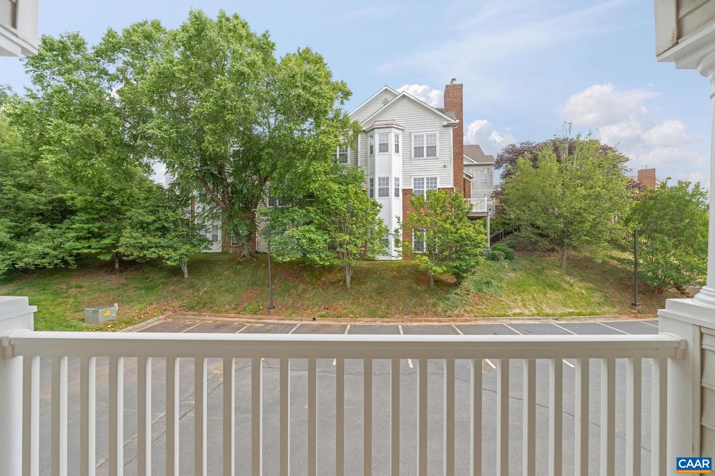 945 DORCHESTER PL #306, CHARLOTTESVILLE, Virginia 22911, 1 Bedroom Bedrooms, ,1 BathroomBathrooms,Residential,For sale,945 DORCHESTER PL #306,665944 MLS # 665944