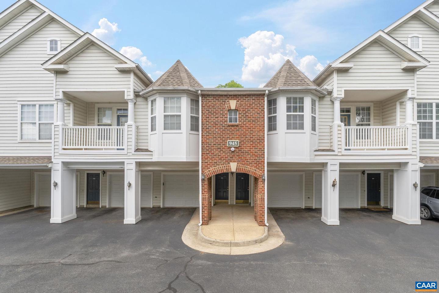 945 DORCHESTER PL #306, CHARLOTTESVILLE, Virginia 22911, 1 Bedroom Bedrooms, ,1 BathroomBathrooms,Residential,For sale,945 DORCHESTER PL #306,665944 MLS # 665944