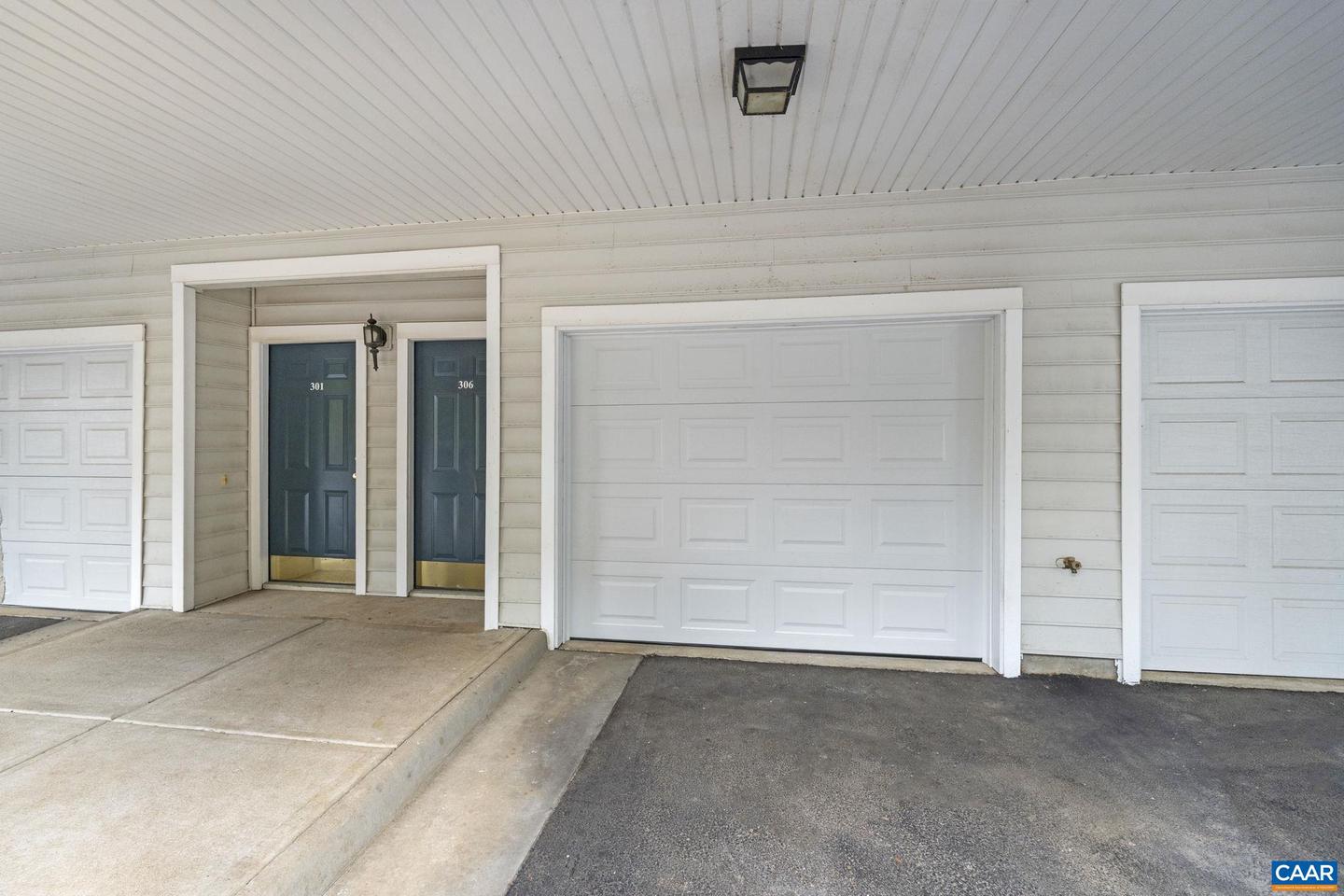 945 DORCHESTER PL #306, CHARLOTTESVILLE, Virginia 22911, 1 Bedroom Bedrooms, ,1 BathroomBathrooms,Residential,For sale,945 DORCHESTER PL #306,665944 MLS # 665944