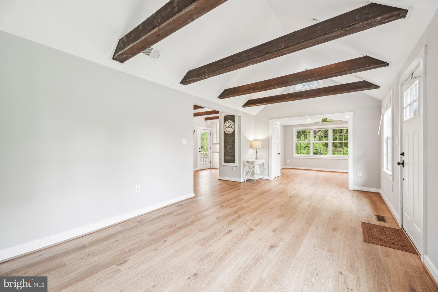 39913 THOMAS MILL RD, LEESBURG, Virginia 20175, 2 Bedrooms Bedrooms, ,3 BathroomsBathrooms,Residential,For sale,39913 THOMAS MILL RD,VALO2086306 MLS # VALO2086306