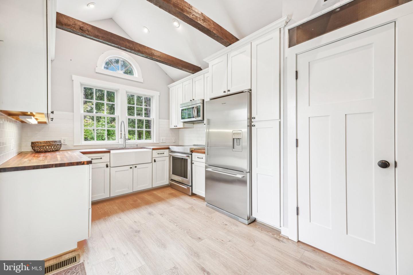 39913 THOMAS MILL RD, LEESBURG, Virginia 20175, 2 Bedrooms Bedrooms, ,3 BathroomsBathrooms,Residential,For sale,39913 THOMAS MILL RD,VALO2086306 MLS # VALO2086306