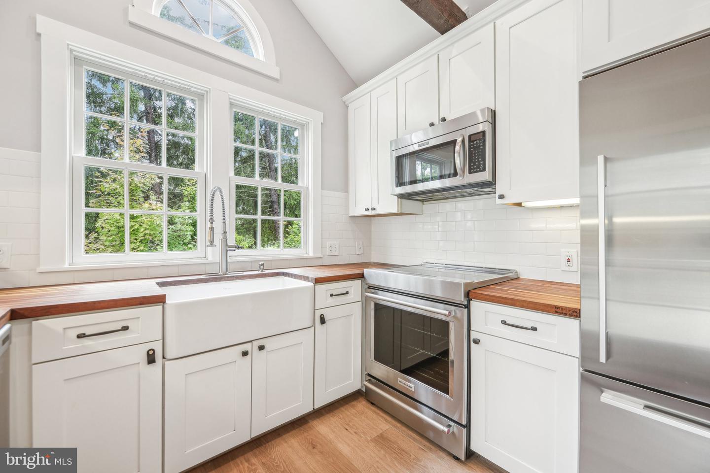 39913 THOMAS MILL RD, LEESBURG, Virginia 20175, 2 Bedrooms Bedrooms, ,3 BathroomsBathrooms,Residential,For sale,39913 THOMAS MILL RD,VALO2086306 MLS # VALO2086306
