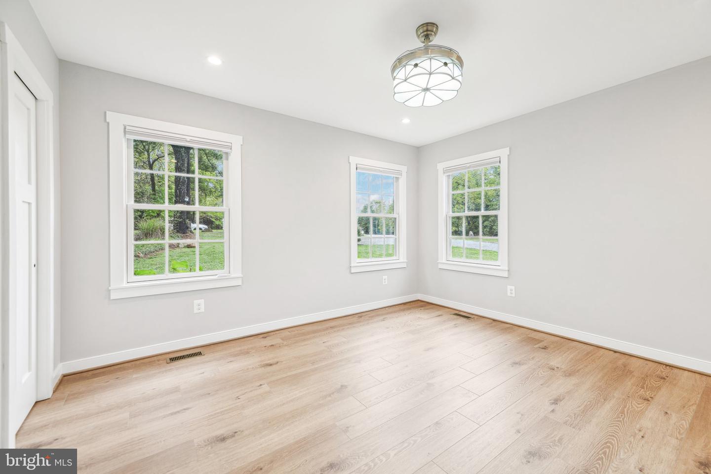 39913 THOMAS MILL RD, LEESBURG, Virginia 20175, 2 Bedrooms Bedrooms, ,3 BathroomsBathrooms,Residential,For sale,39913 THOMAS MILL RD,VALO2086306 MLS # VALO2086306