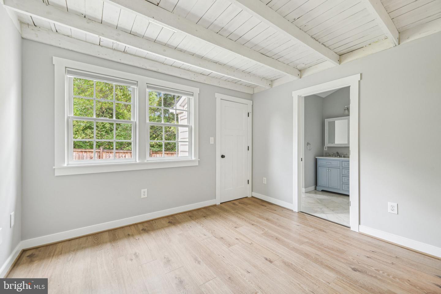 39913 THOMAS MILL RD, LEESBURG, Virginia 20175, 2 Bedrooms Bedrooms, ,3 BathroomsBathrooms,Residential,For sale,39913 THOMAS MILL RD,VALO2086306 MLS # VALO2086306
