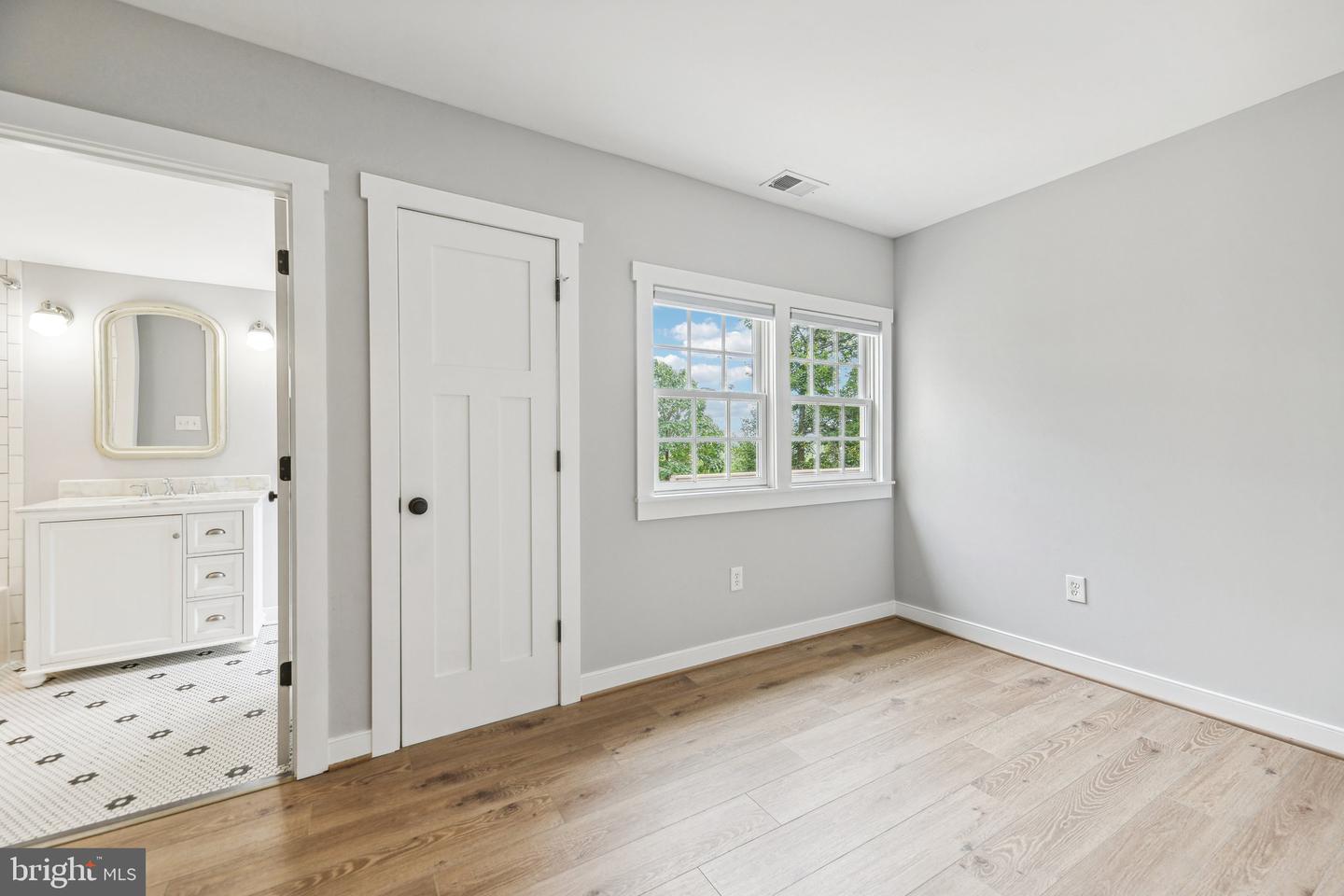39913 THOMAS MILL RD, LEESBURG, Virginia 20175, 2 Bedrooms Bedrooms, ,3 BathroomsBathrooms,Residential,For sale,39913 THOMAS MILL RD,VALO2086306 MLS # VALO2086306