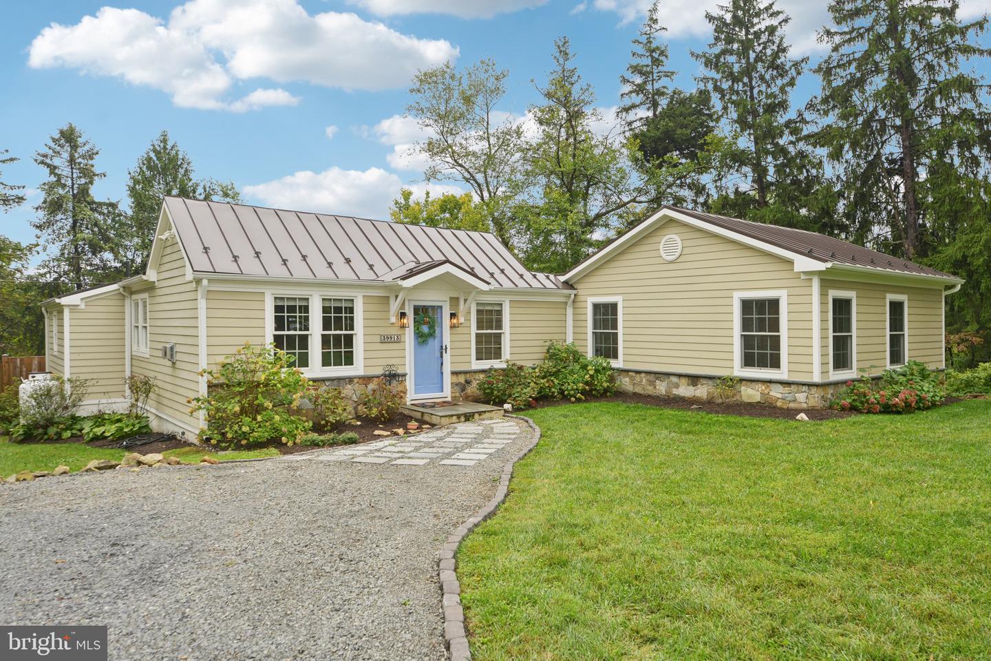 39913 THOMAS MILL RD, LEESBURG, Virginia 20175, 2 Bedrooms Bedrooms, ,3 BathroomsBathrooms,Residential,For sale,39913 THOMAS MILL RD,VALO2086306 MLS # VALO2086306