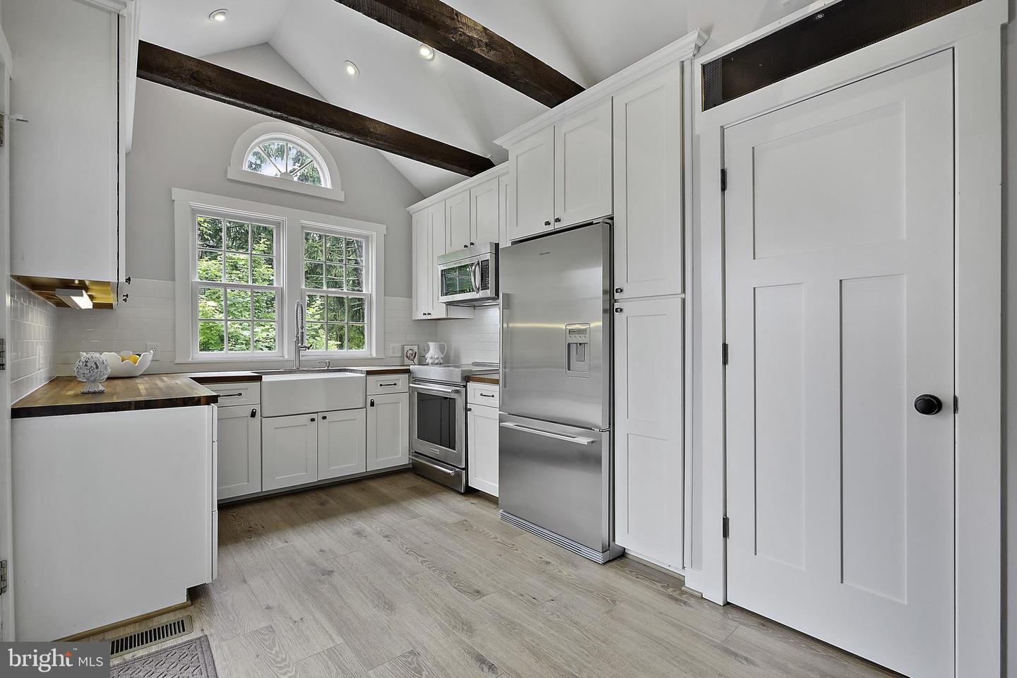 39913 THOMAS MILL RD, LEESBURG, Virginia 20175, 2 Bedrooms Bedrooms, ,3 BathroomsBathrooms,Residential,For sale,39913 THOMAS MILL RD,VALO2086306 MLS # VALO2086306