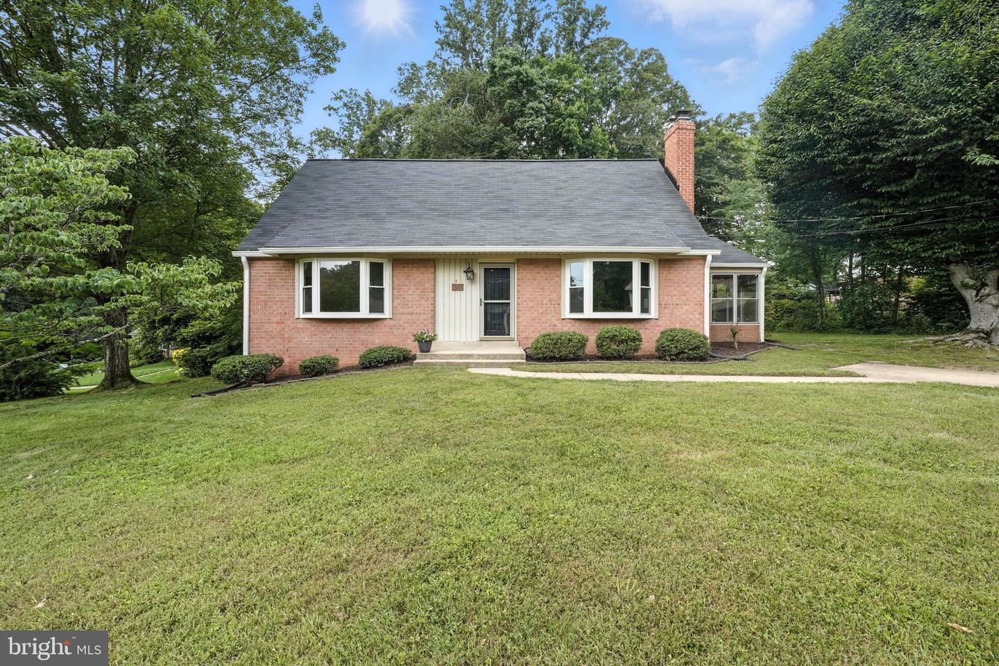 6910 BARNACK DR, SPRINGFIELD, Virginia 22152, 5 Bedrooms Bedrooms, ,3 BathroomsBathrooms,Residential,For sale,6910 BARNACK DR,VAFX2223144 MLS # VAFX2223144