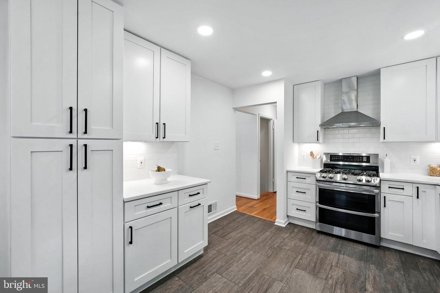 6910 BARNACK DR, SPRINGFIELD, Virginia 22152, 5 Bedrooms Bedrooms, ,3 BathroomsBathrooms,Residential,For sale,6910 BARNACK DR,VAFX2223144 MLS # VAFX2223144
