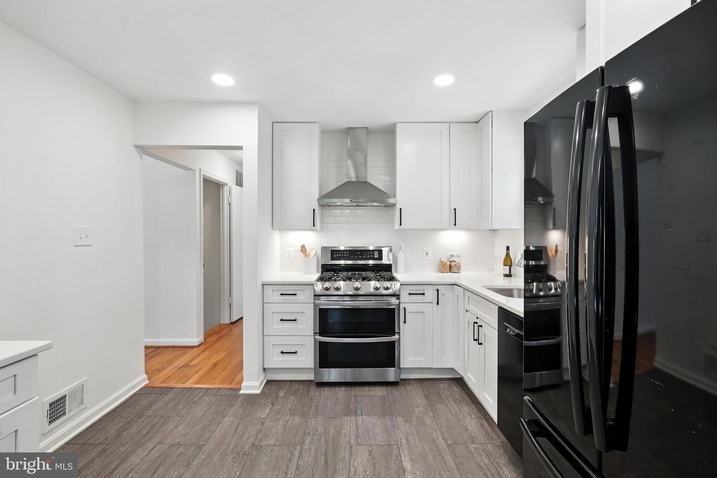 6910 BARNACK DR, SPRINGFIELD, Virginia 22152, 5 Bedrooms Bedrooms, ,3 BathroomsBathrooms,Residential,For sale,6910 BARNACK DR,VAFX2223144 MLS # VAFX2223144