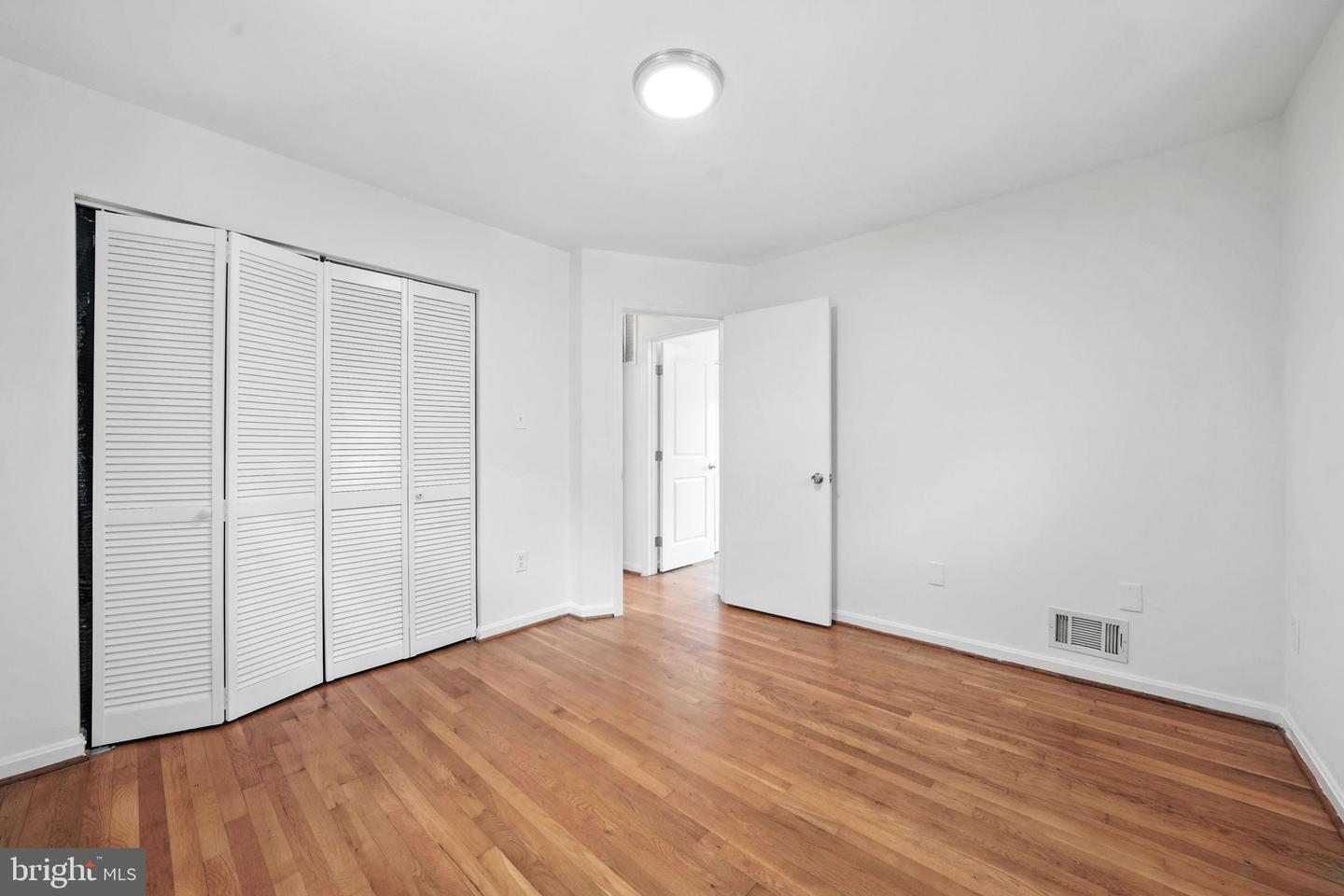 6910 BARNACK DR, SPRINGFIELD, Virginia 22152, 5 Bedrooms Bedrooms, ,3 BathroomsBathrooms,Residential,For sale,6910 BARNACK DR,VAFX2223144 MLS # VAFX2223144