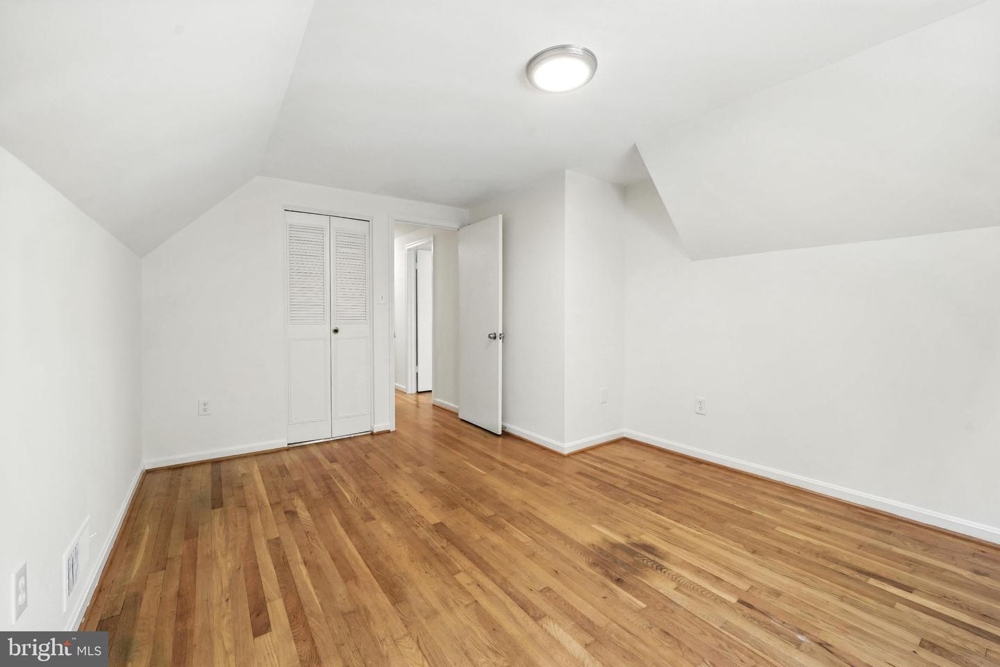 6910 BARNACK DR, SPRINGFIELD, Virginia 22152, 5 Bedrooms Bedrooms, ,3 BathroomsBathrooms,Residential,For sale,6910 BARNACK DR,VAFX2223144 MLS # VAFX2223144