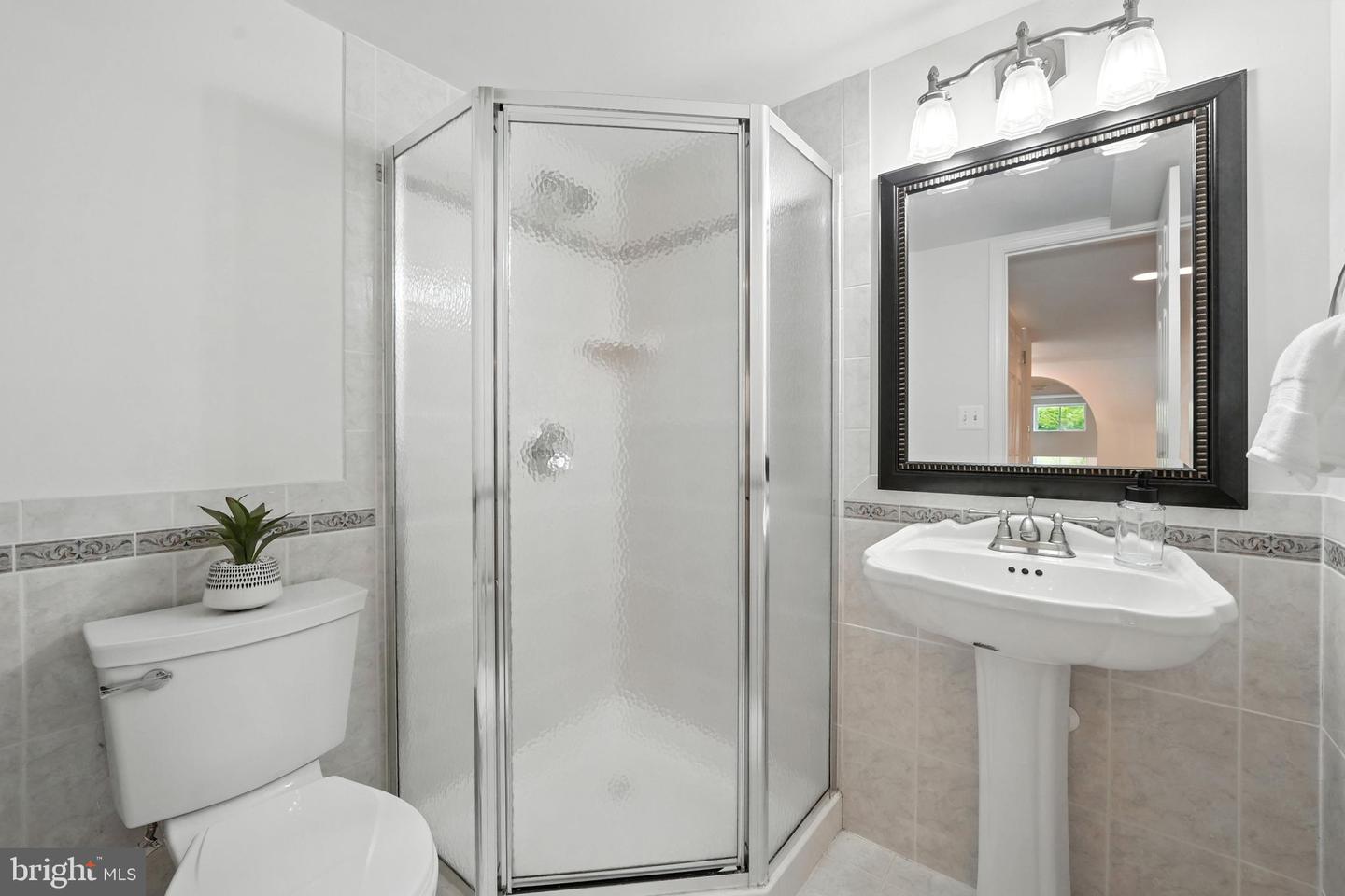 6910 BARNACK DR, SPRINGFIELD, Virginia 22152, 5 Bedrooms Bedrooms, ,3 BathroomsBathrooms,Residential,For sale,6910 BARNACK DR,VAFX2223144 MLS # VAFX2223144