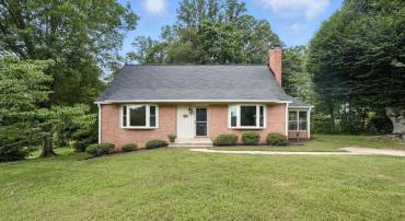 6910 BARNACK DR, SPRINGFIELD, Virginia 22152, 5 Bedrooms Bedrooms, ,3 BathroomsBathrooms,Residential,For sale,6910 BARNACK DR,VAFX2223144 MLS # VAFX2223144