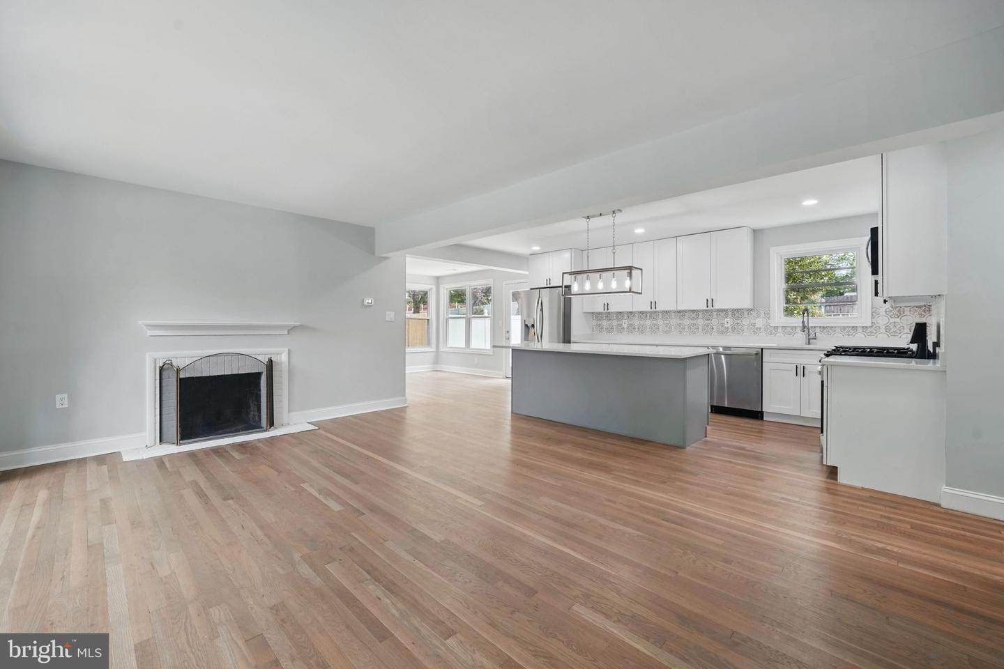 505 N NAYLOR ST, ALEXANDRIA, Virginia 22304, 5 Bedrooms Bedrooms, ,3 BathroomsBathrooms,Residential,For sale,505 N NAYLOR ST,VAAX2042964 MLS # VAAX2042964