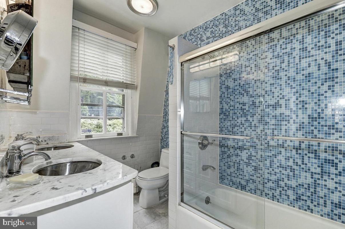 2033 PARK RD NW, WASHINGTON, District Of Columbia 20010, 5 Bedrooms Bedrooms, ,3 BathroomsBathrooms,Residential,For sale,2033 PARK RD NW,DCDC2193756 MLS # DCDC2193756