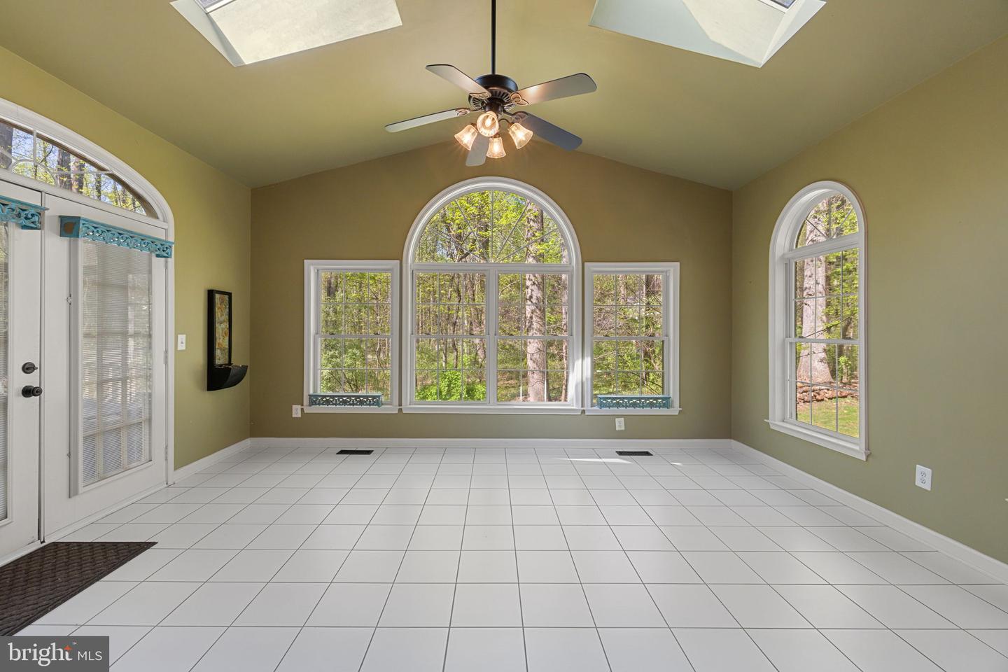 6558 STONERIDGE CT, WARRENTON, Virginia 20187, 5 Bedrooms Bedrooms, ,3 BathroomsBathrooms,Residential,For sale,6558 STONERIDGE CT,VAFQ2016210 MLS # VAFQ2016210