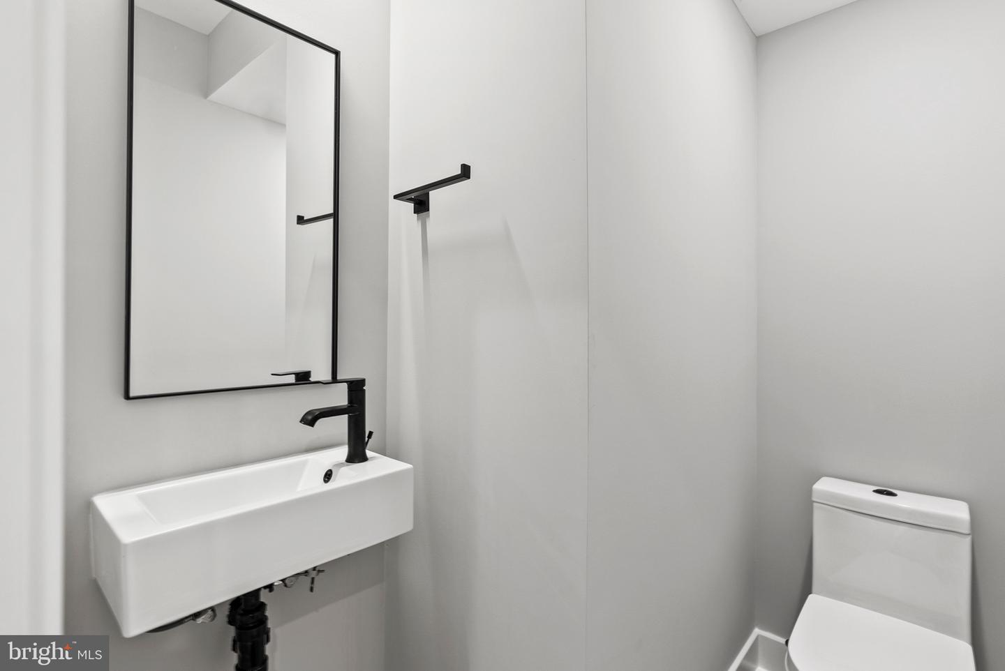 26 TODD PL NE #1, WASHINGTON, District Of Columbia 20002, 4 Bedrooms Bedrooms, ,2 BathroomsBathrooms,Residential,For sale,26 TODD PL NE #1,DCDC2198268 MLS # DCDC2198268