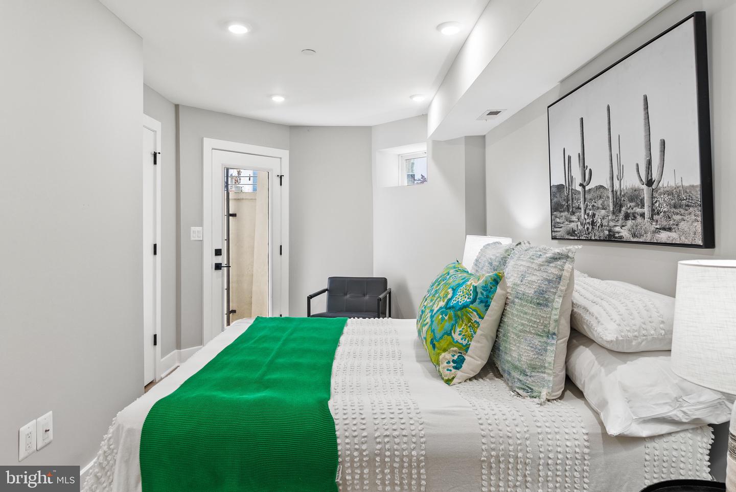 26 TODD PL NE #1, WASHINGTON, District Of Columbia 20002, 4 Bedrooms Bedrooms, ,2 BathroomsBathrooms,Residential,For sale,26 TODD PL NE #1,DCDC2198268 MLS # DCDC2198268