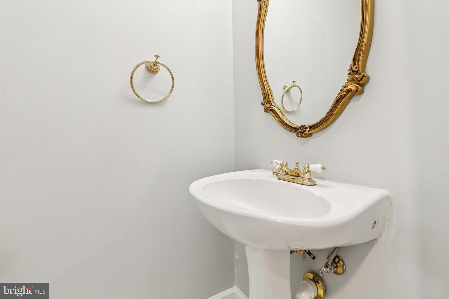 7702 OUSLEY PL, ALEXANDRIA, Virginia 22315, 3 Bedrooms Bedrooms, ,3 BathroomsBathrooms,Residential,For sale,7702 OUSLEY PL,VAFX2240002 MLS # VAFX2240002