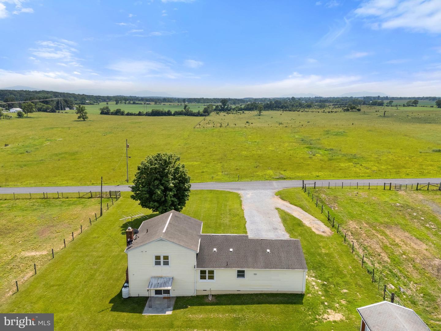 190 CHRISMORE RD, WHITE POST, Virginia 22663, 3 Bedrooms Bedrooms, ,2 BathroomsBathrooms,Residential,For sale,190 CHRISMORE RD,VACL2003724 MLS # VACL2003724